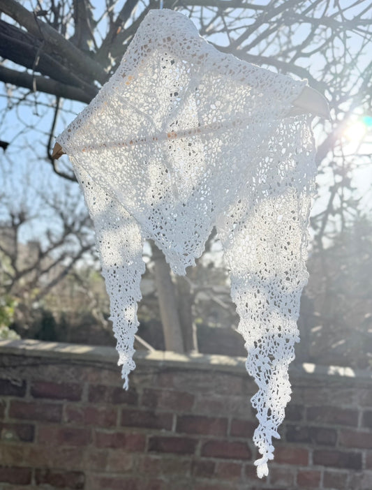 Vintage Daisy Lace Triangle Scarf