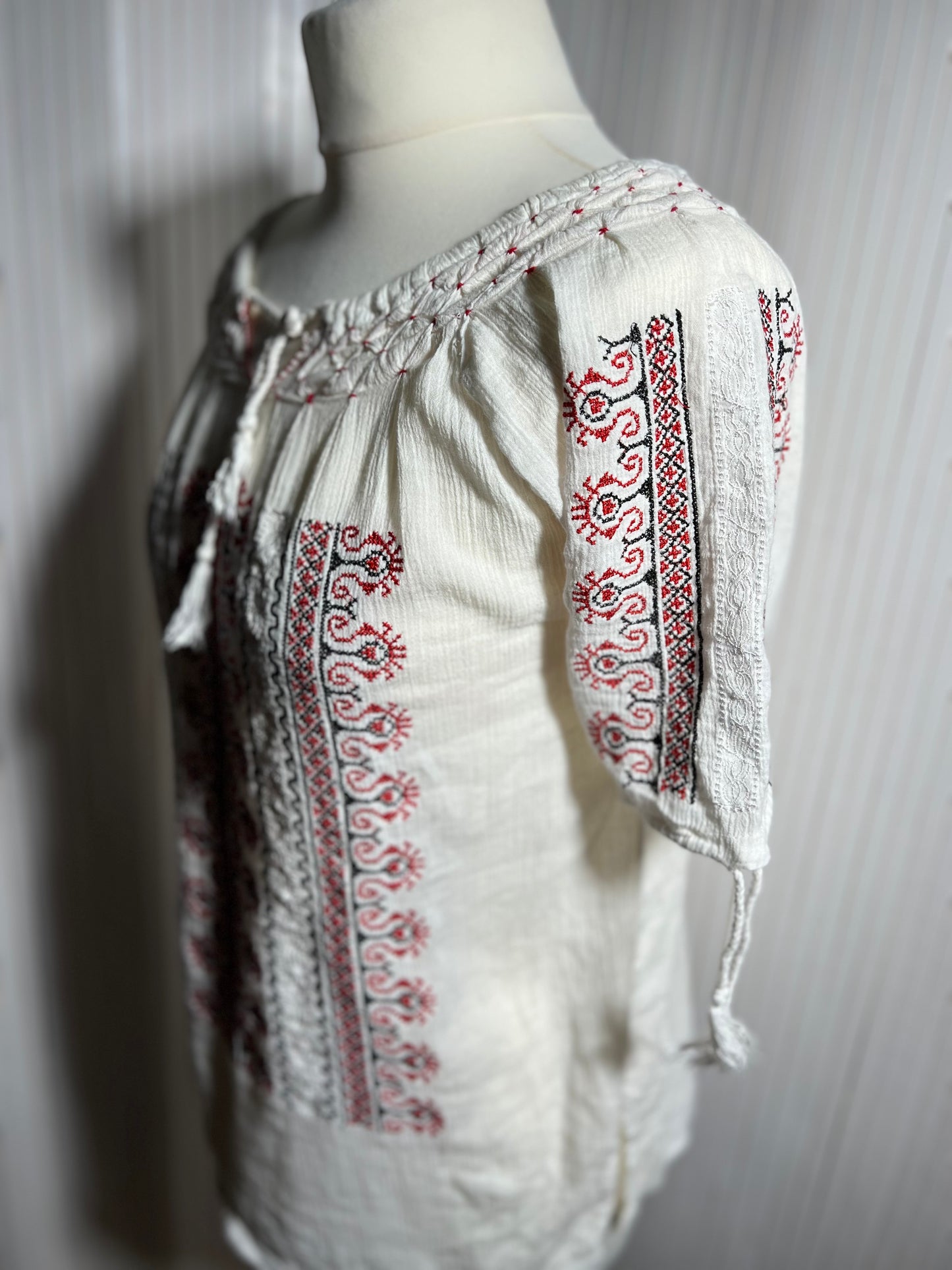 Vintage cheesecloth embroidered top