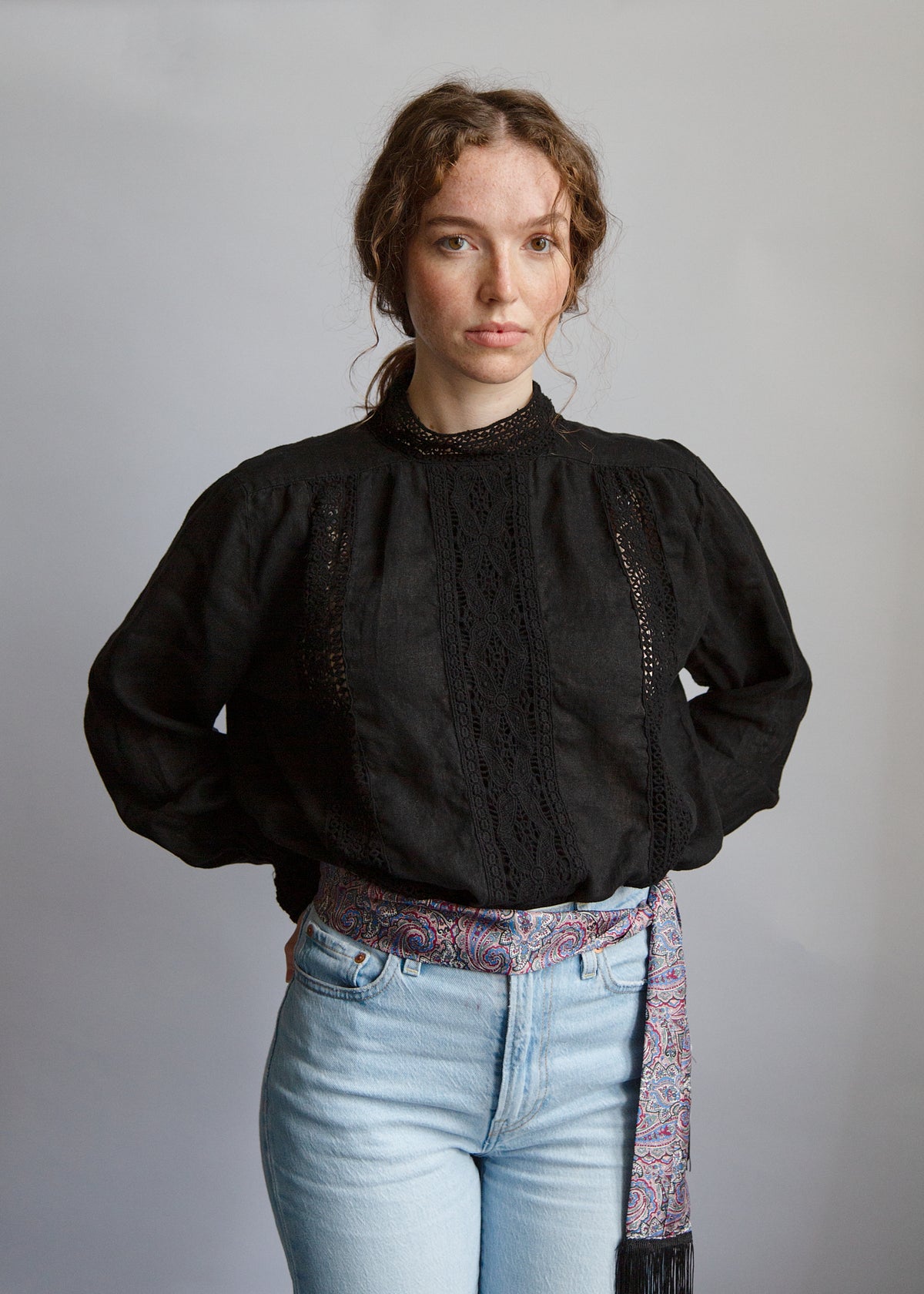 THE VICTORIA LINEN LACE BLOUSE