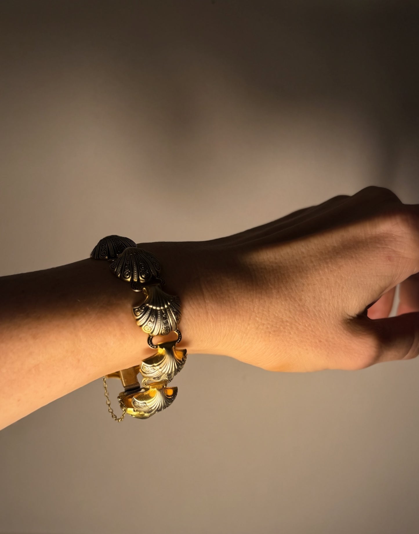 Vintage Damascene Shell Bracket c.1950s