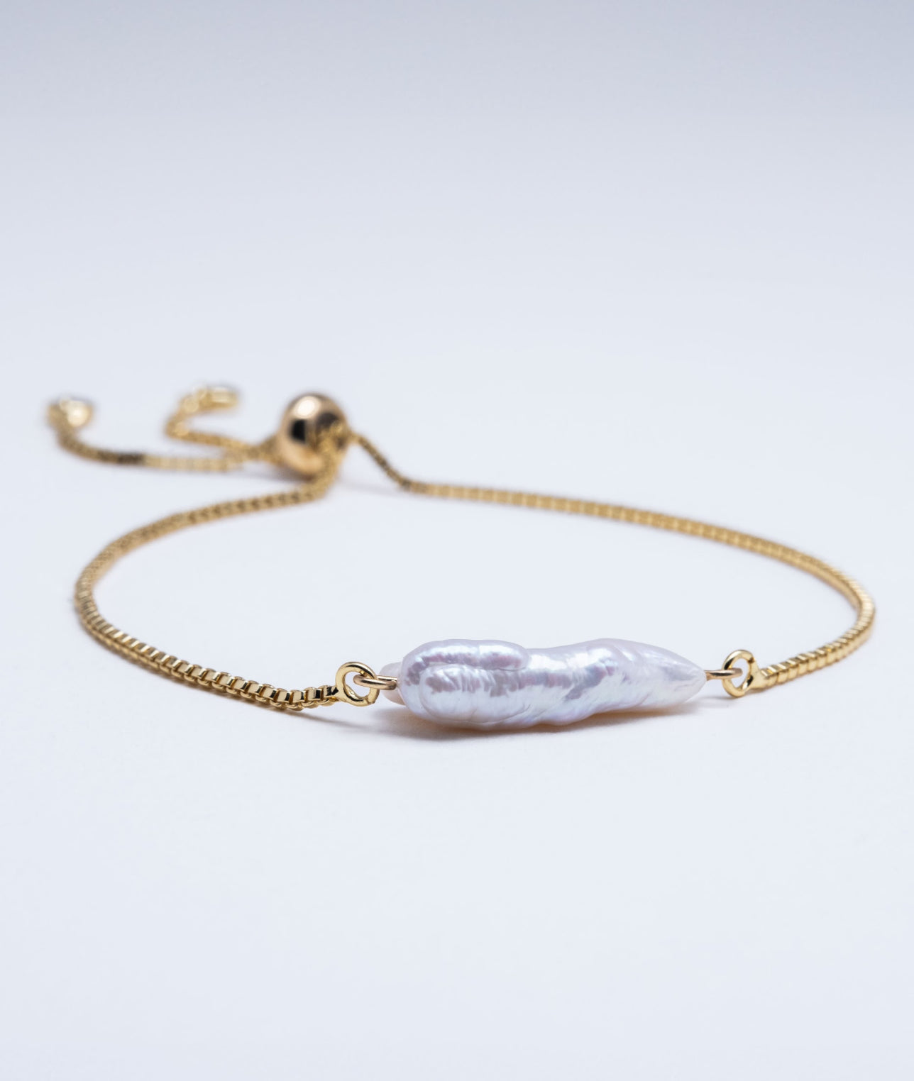 Hallie gold plated bracelet with baroque pearl