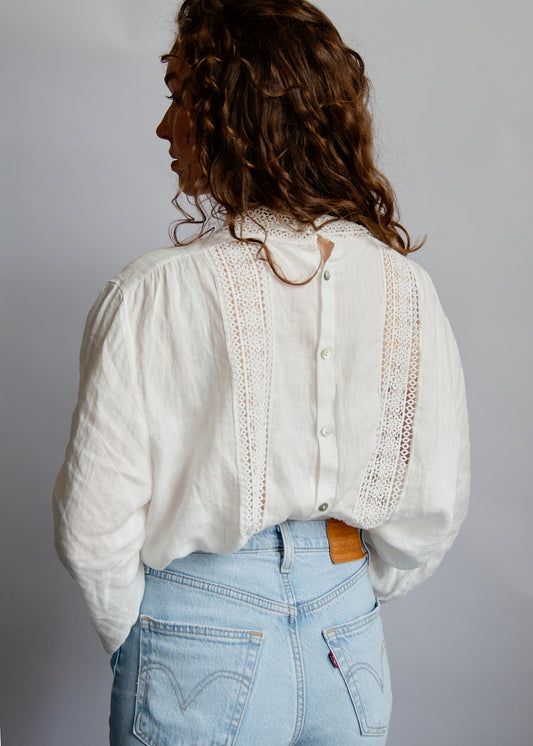 THE VICTORIA LINEN LACE BLOUSE