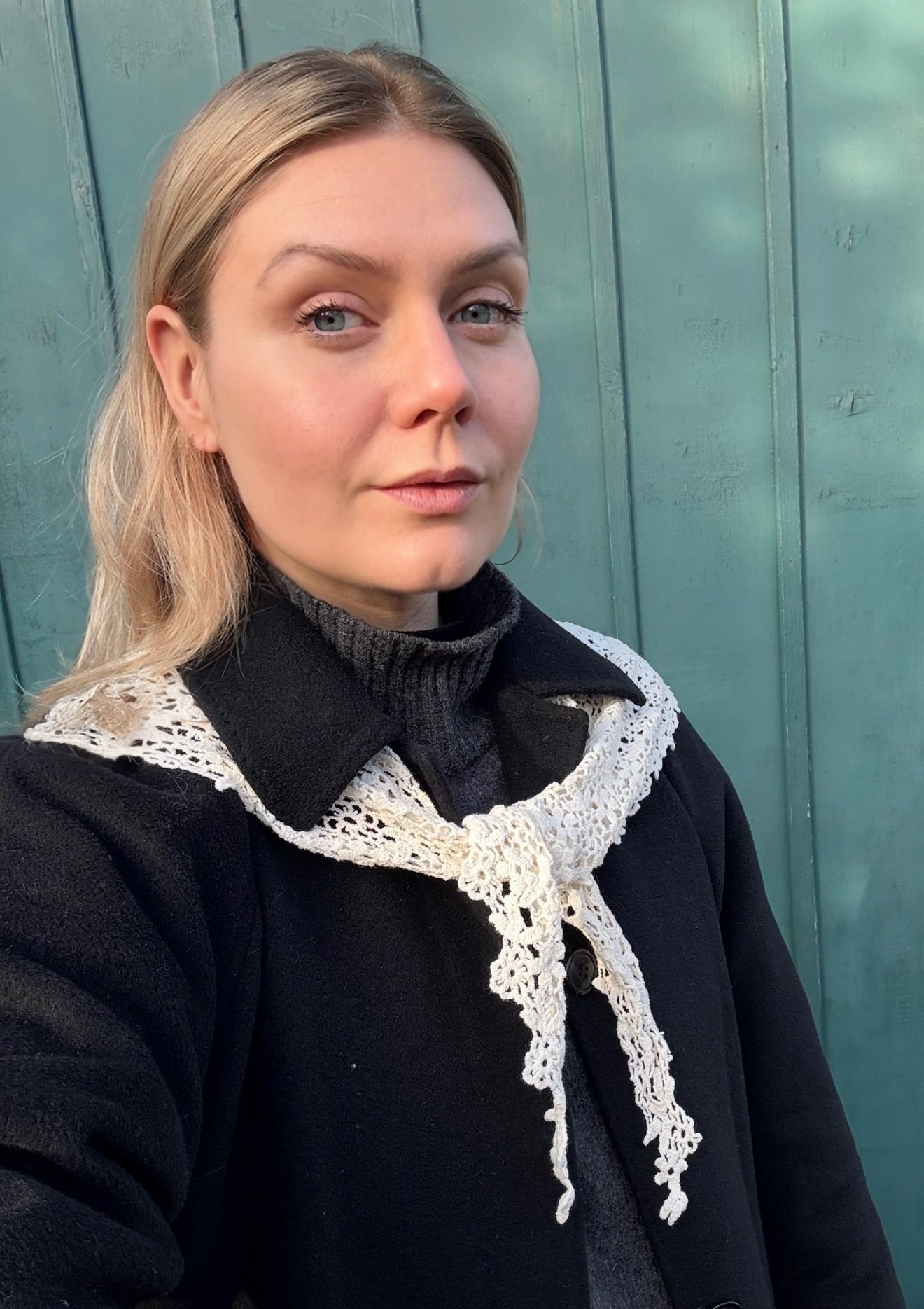 Vintage Daisy Lace Triangle Scarf