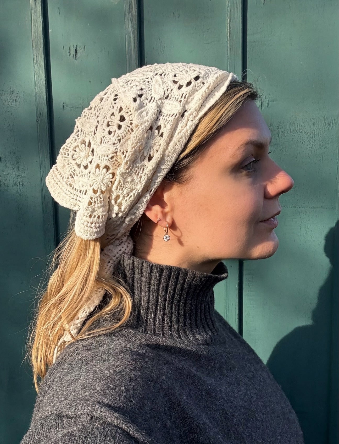 Vintage Scallop edged Lace Triangle Scarf