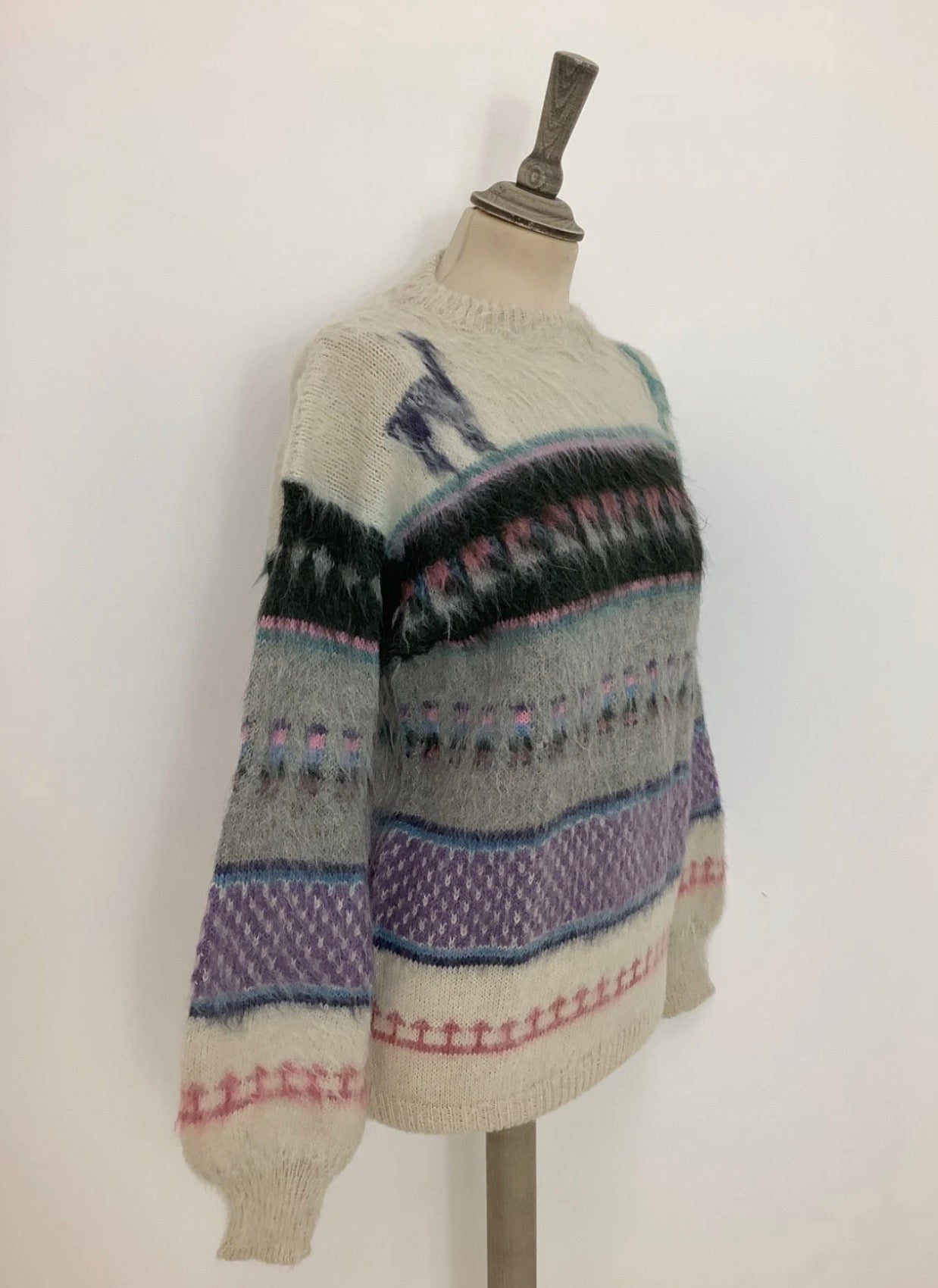 Llama 80s knit