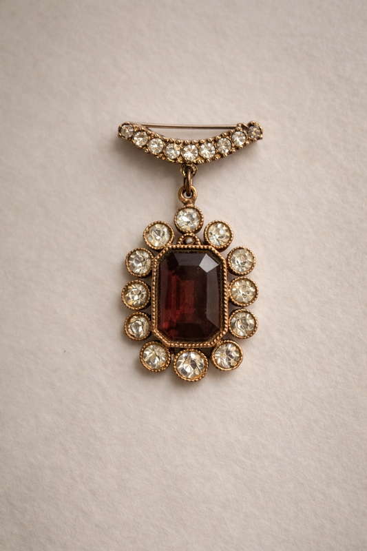 Late Victorian Garnet-Tone Paste Drop Brooch (c.1890–1910)