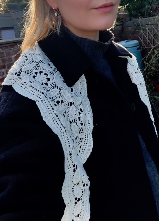 Vintage Scallop edged Lace Triangle Scarf