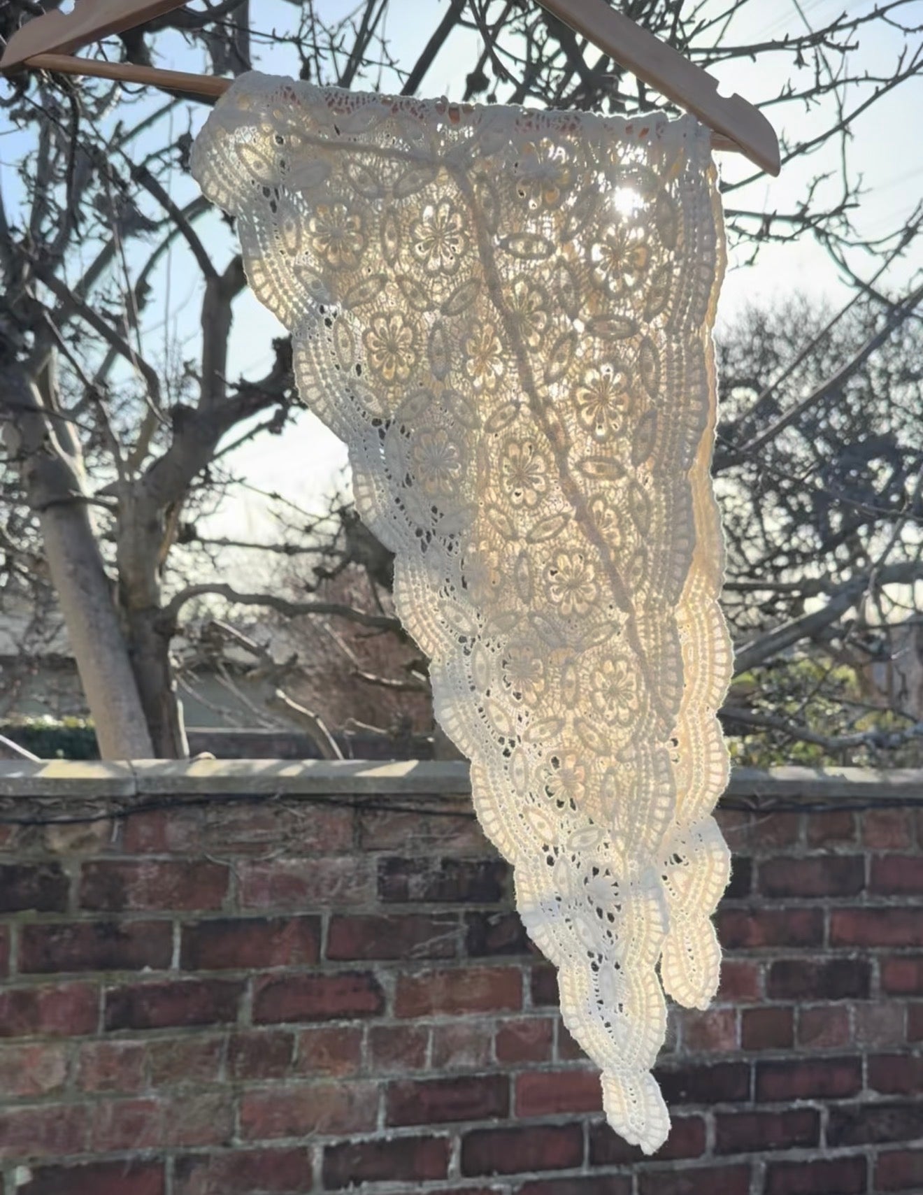 Vintage Scallop edged Lace Triangle Scarf