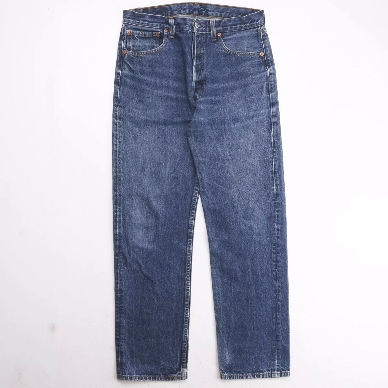 Vintage Levi's 501's - Mid blue wash waist 33 Leg 32 – SECOND STORIES